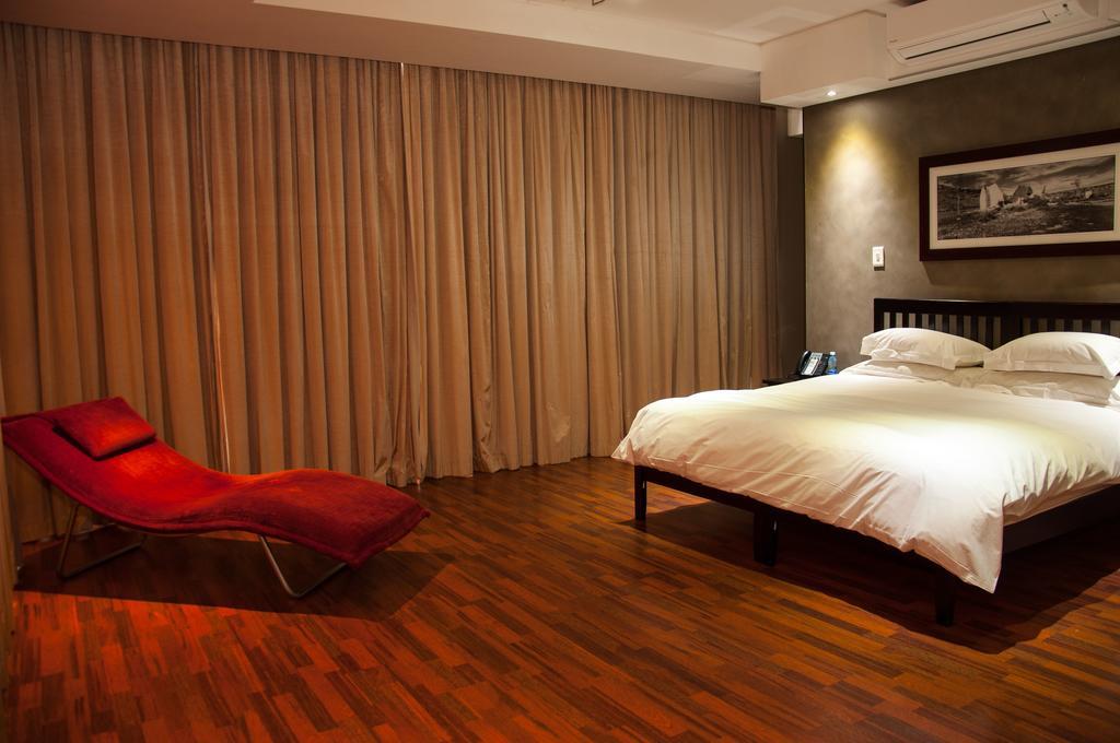 Circa Luxury Aparthotel