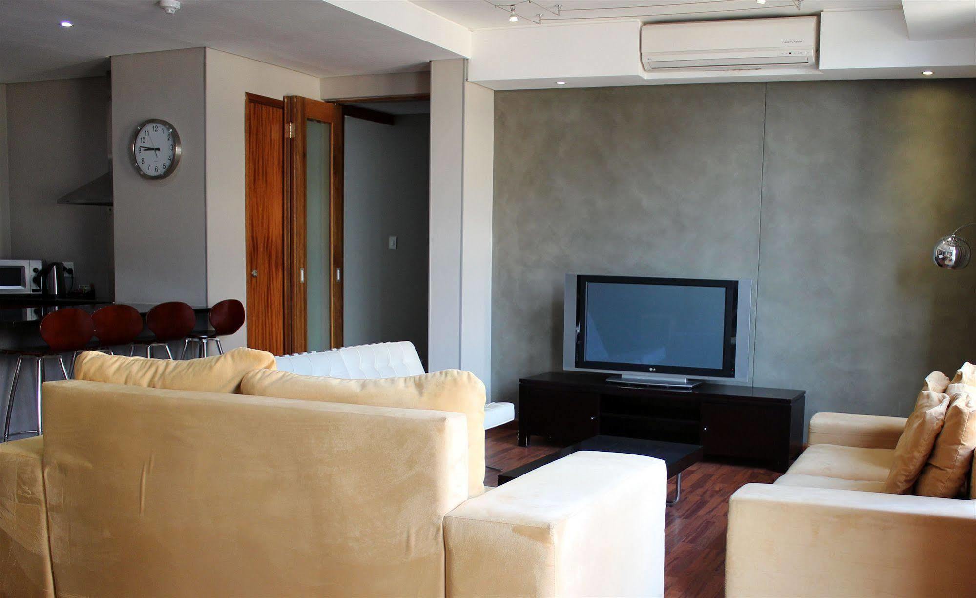 Circa Luxury Aparthotel 4*