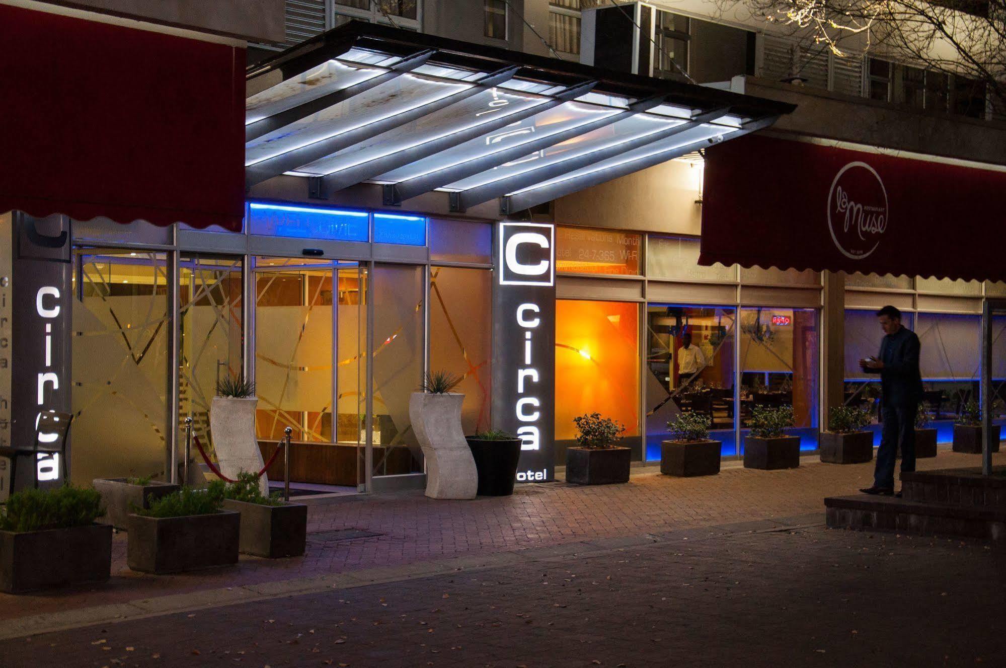 Circa Luxury Aparthotel 4*